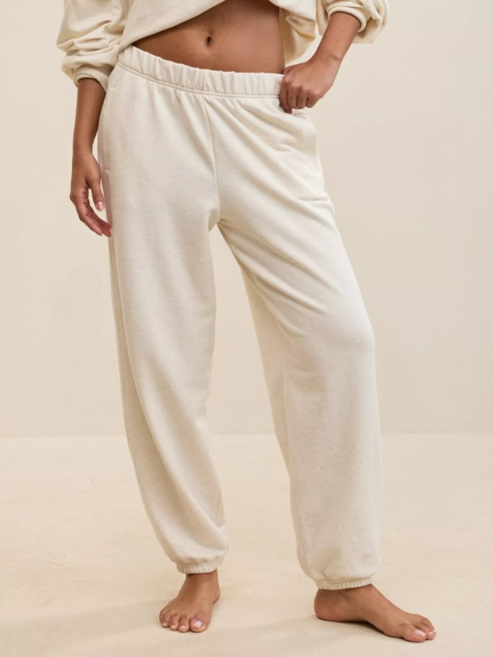 Aerie Jet Setter Jogger in Heather Frost Travel Fleece Pockets